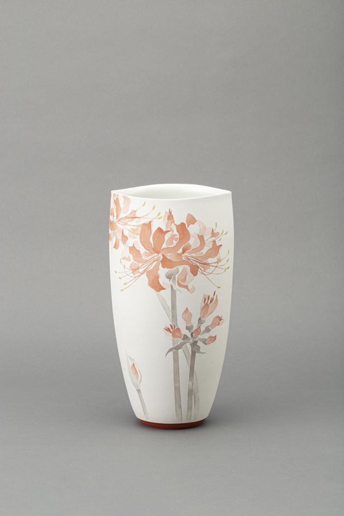 赤絵墨彩曼殊沙華文花器