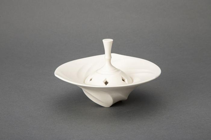 白磁香炉