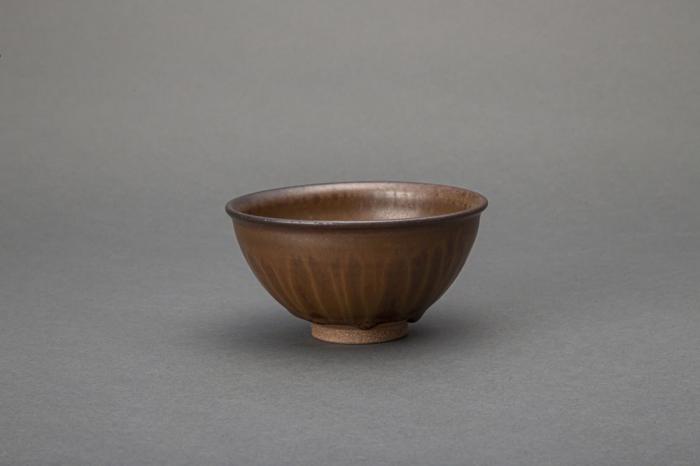 褐釉茶碗