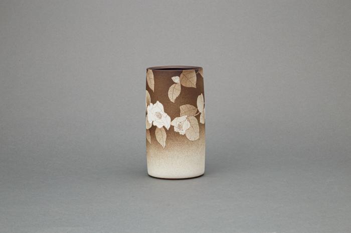搔落白椿文花器