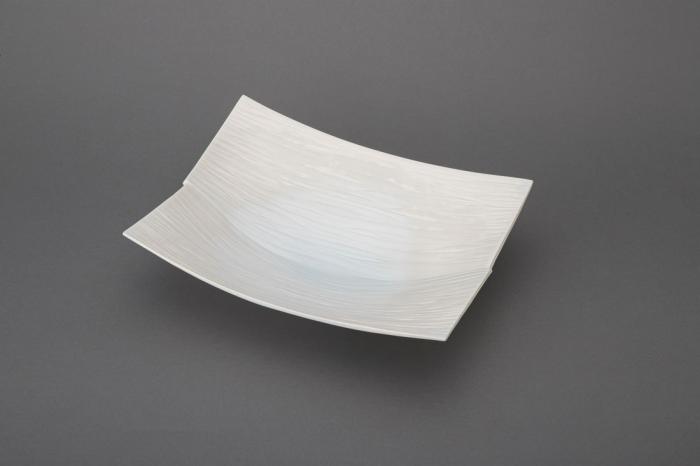 青白磁角皿「凪」