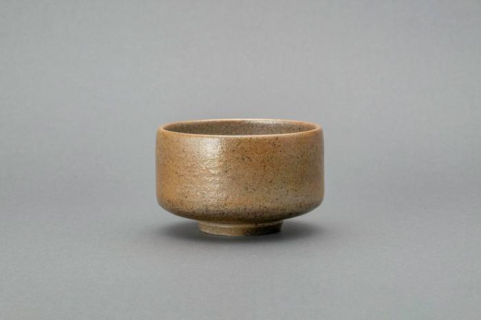備前金彩茶碗