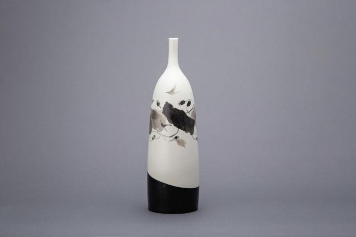 黒描鳥花図壺