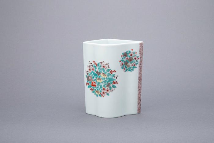 色絵雪花墨色墨はじき四季花文花瓶