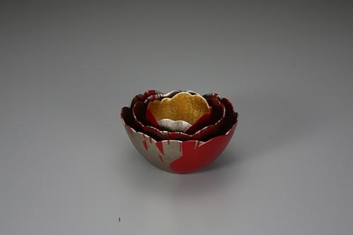 乾漆椿花重ねの器