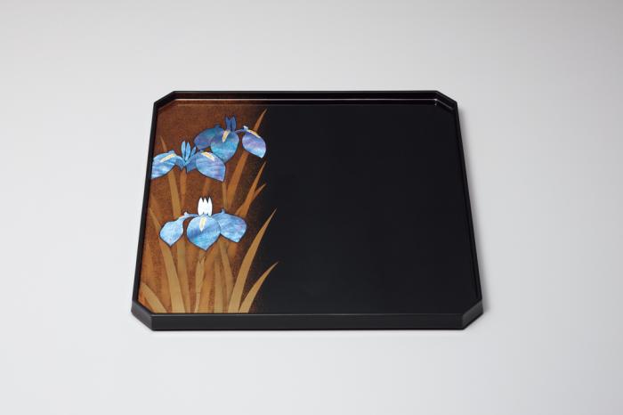 割貝蒔絵膳「野花菖蒲」