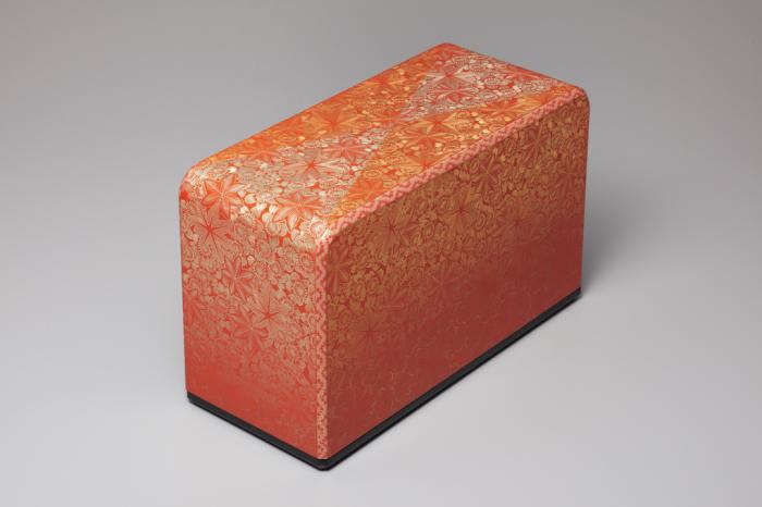 沈金箱「桜花紅葉」