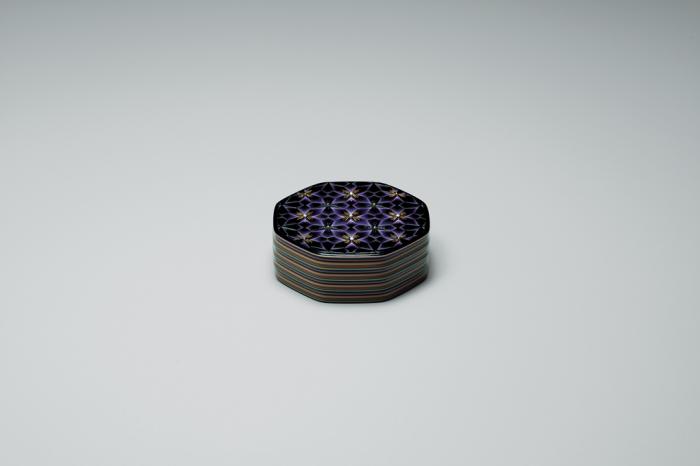 堆漆八角香合「彩華」