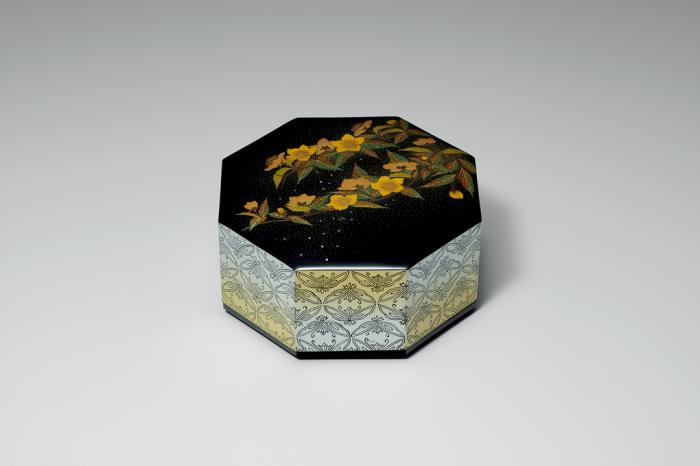 蒔絵八陵箱「山辰の花」