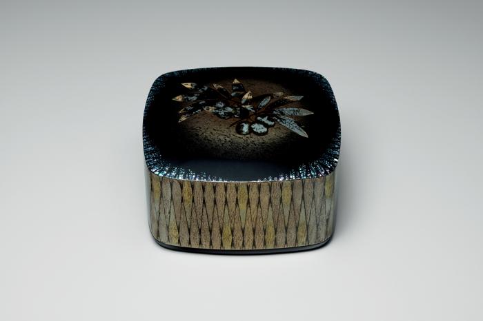 乾漆蒔絵漆箱「栄」