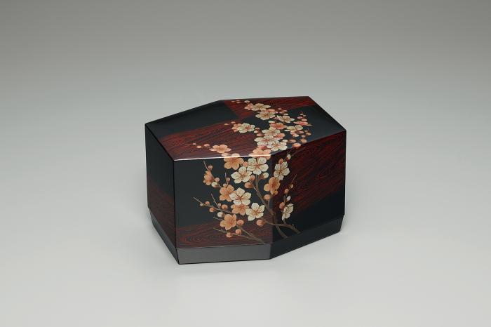 蒔絵六角箱「春めく」