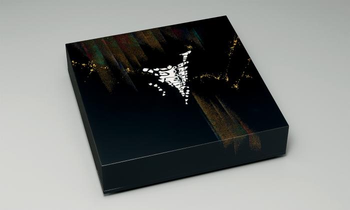 金胎螺鈿蒔絵漆箱「彩」