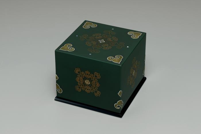 屈輪文螺鈿箱