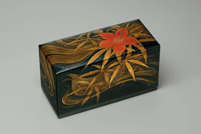 蒔絵箱「紅葉葵」