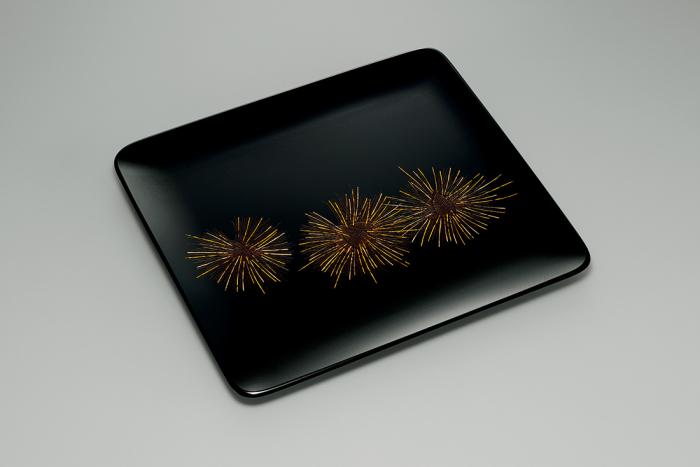 乾漆盆「三栗」