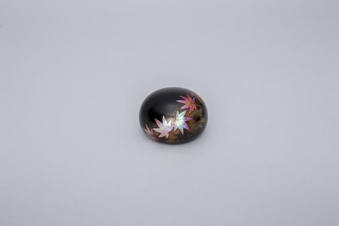 割貝蒔絵香合「錦秋」