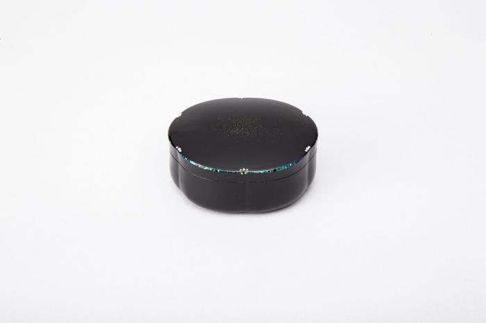 乾漆蒔絵螺鈿小箱「寶珠」