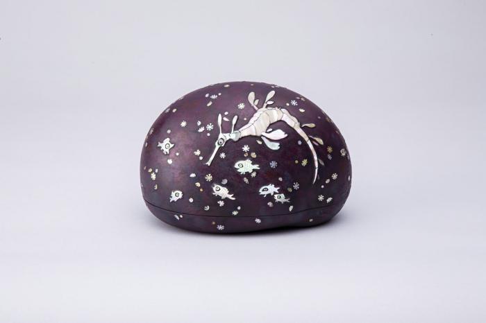 乾漆螺鈿箱「海の中」