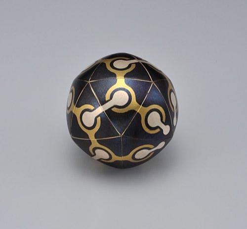 鉄接合せ銀・黄銅切嵌象嵌音玉「二十面」