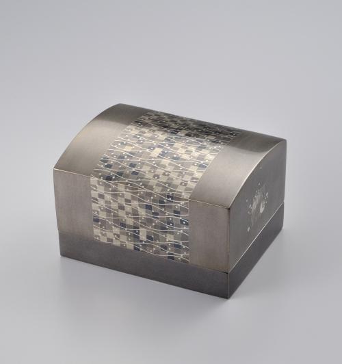 岡本佳子 切嵌象嵌接合せ小箱 春の譜 公益社団法人日本工芸会