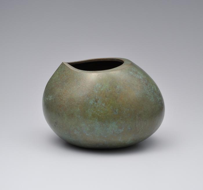 鋳銅花器「ひとつまみ」