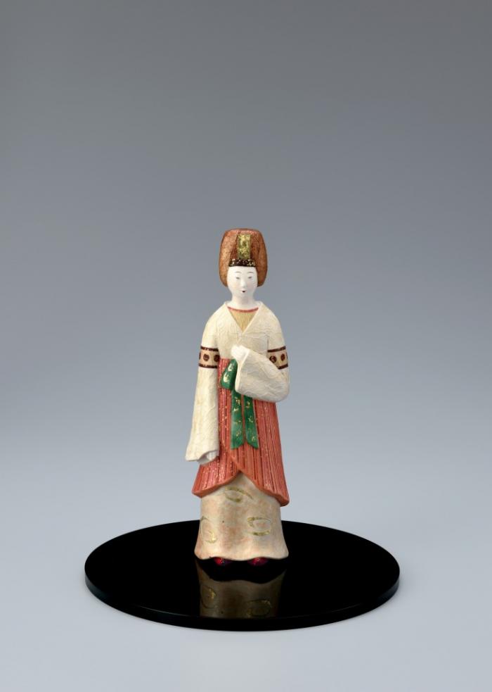 桐塑紙貼「宮女立像」