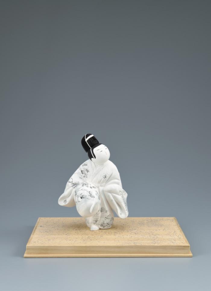 陶彫彩色「鞠の庭」