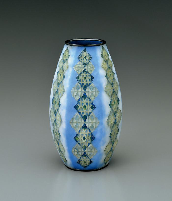 有線七宝菱紋花瓶