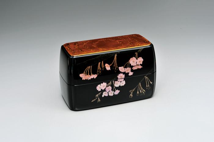 変塗蒔絵螺鈿箱「八重紅枝垂」