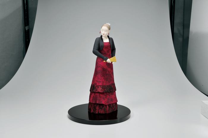 木彫木目込「出を待つ」