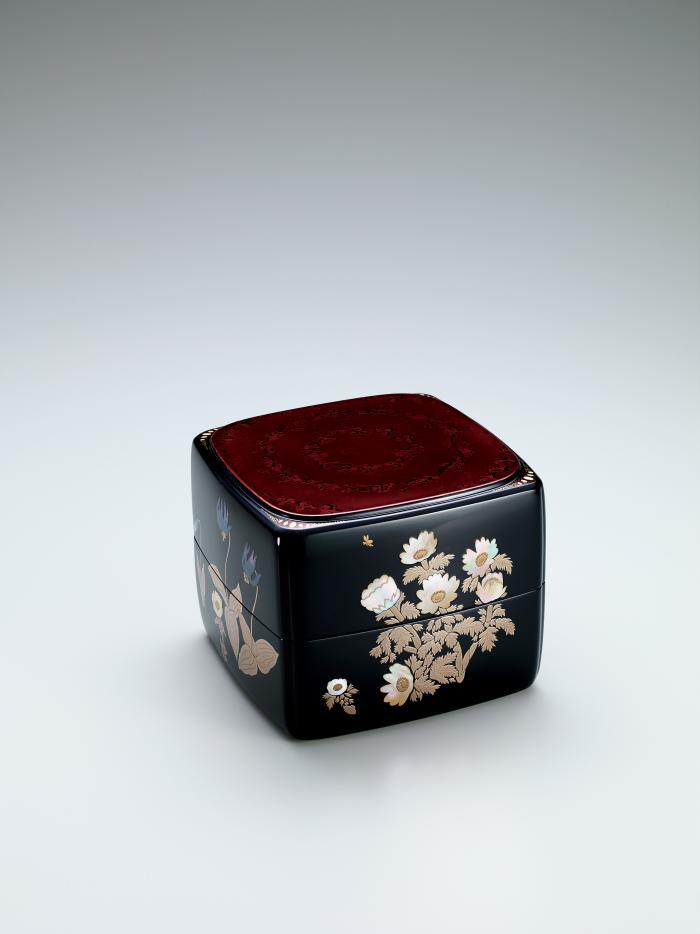 変塗蒔絵螺鈿箱「春告げ花」