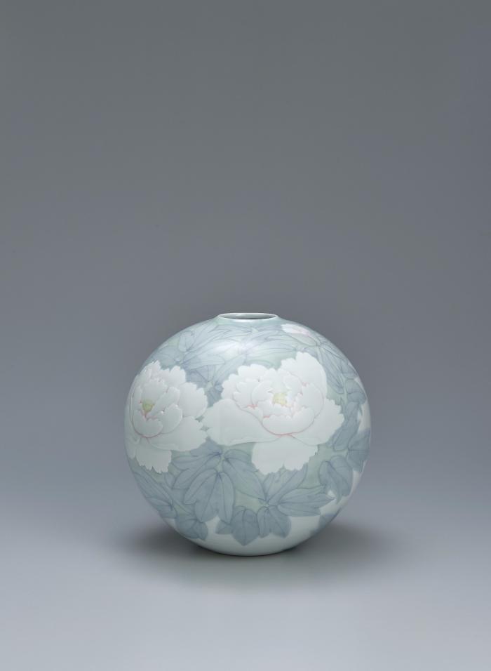 釉彩磁牡丹文壺