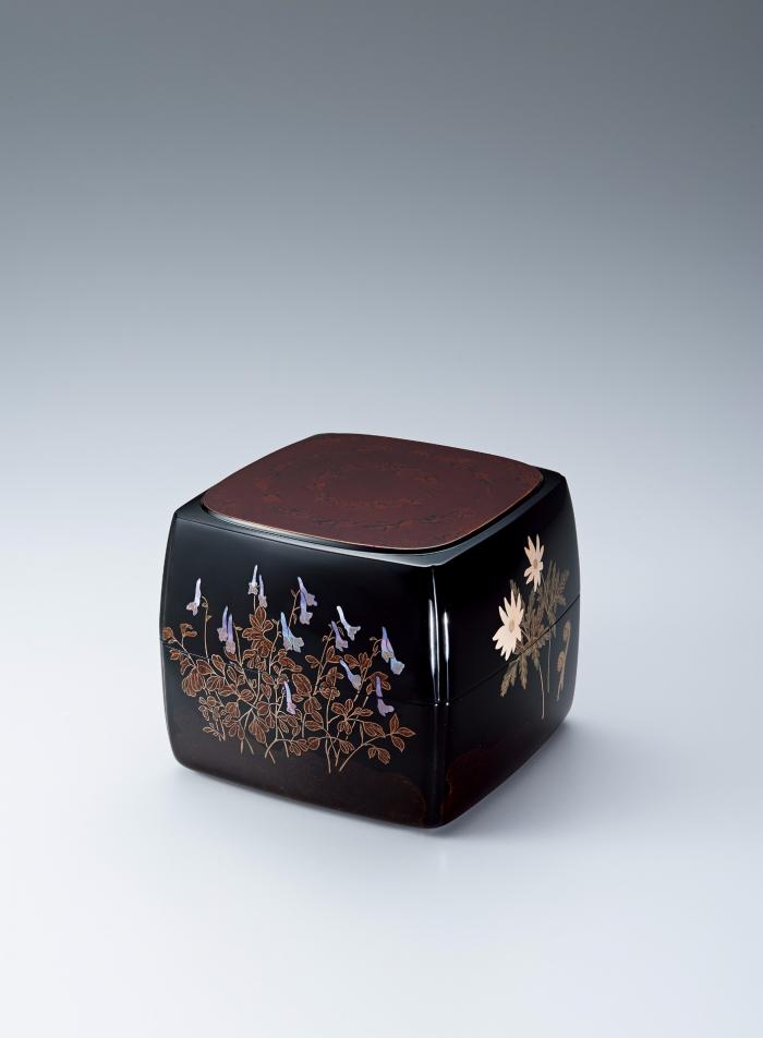 変塗蒔絵螺鈿箱「雪国の春」