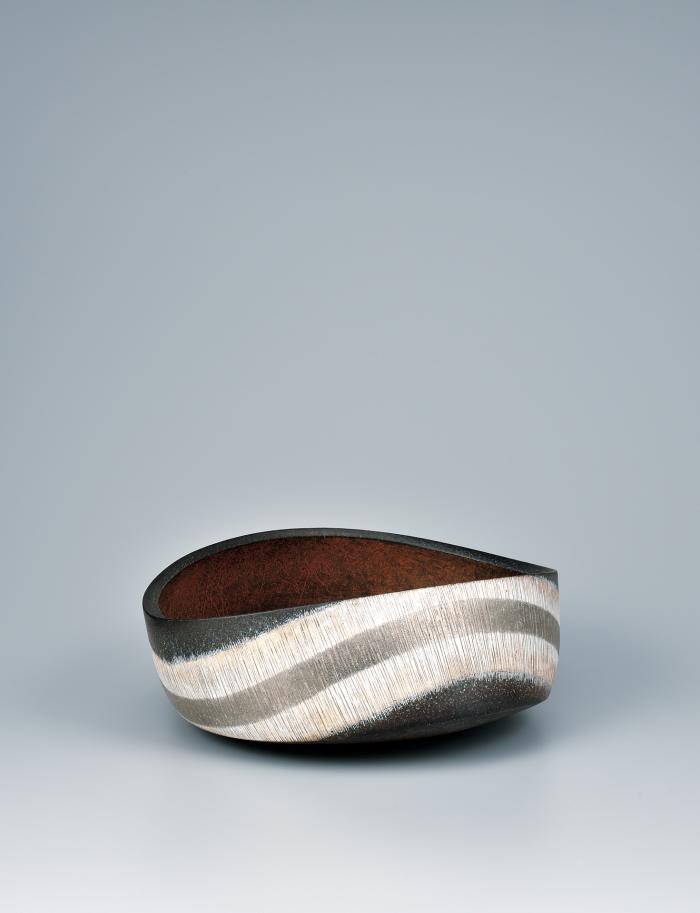 白金彩線刻文鉢