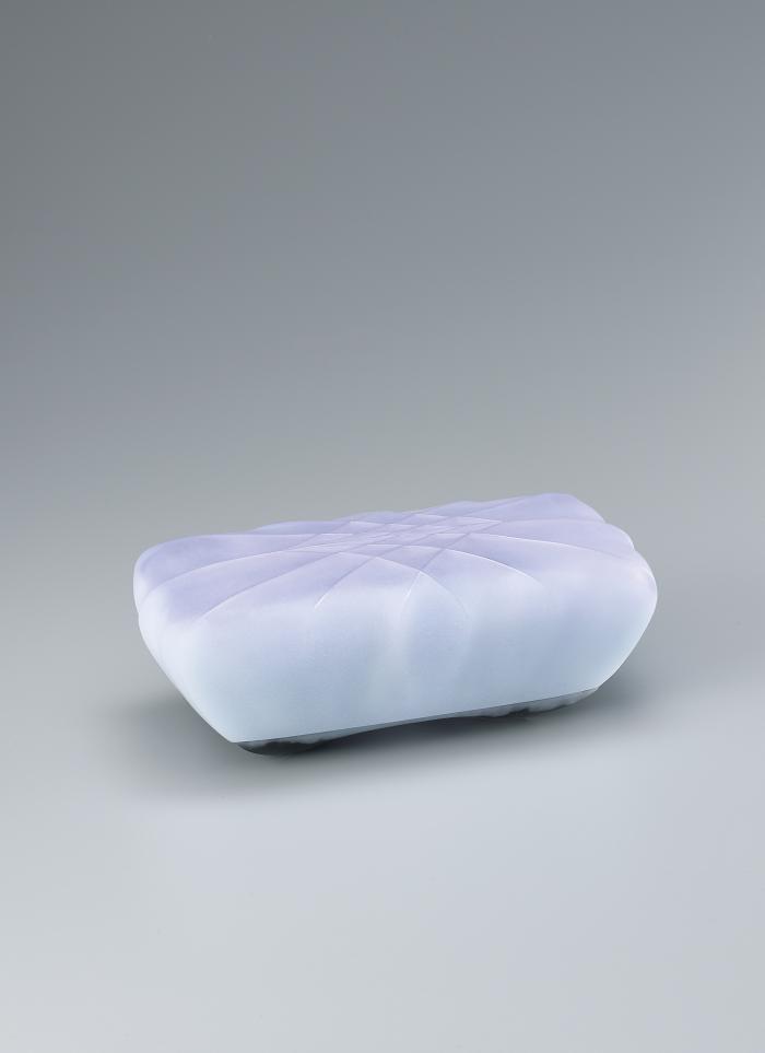 硝子飾箱「水面に藤紫」