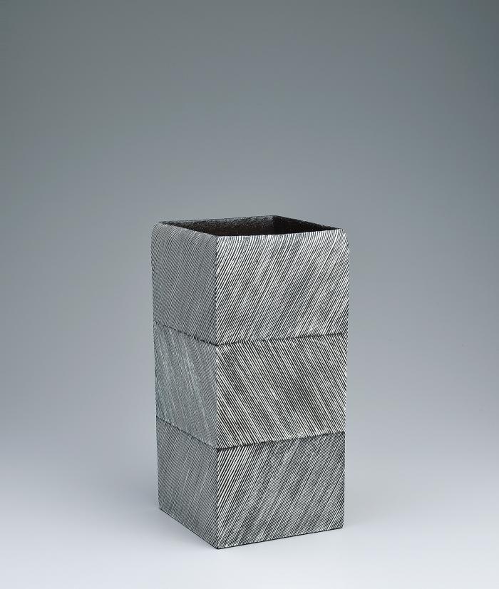 塩釉条文方壺
