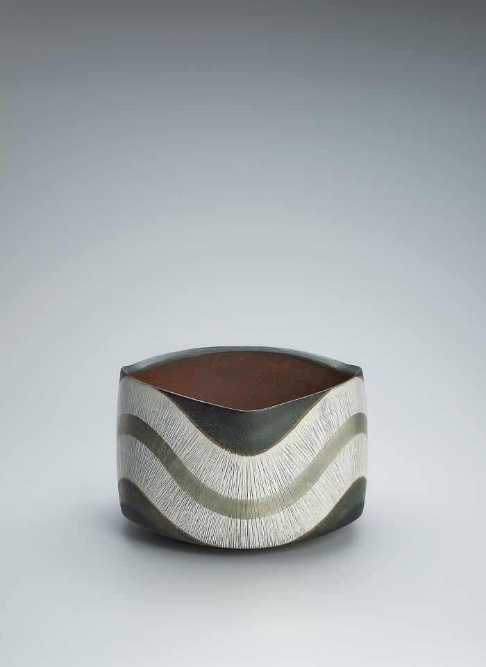 白金彩線刻文大鉢