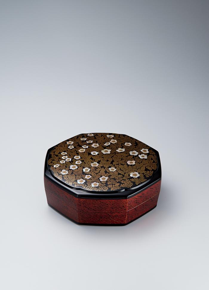 変塗蒔絵螺鈿箱「稚児車」