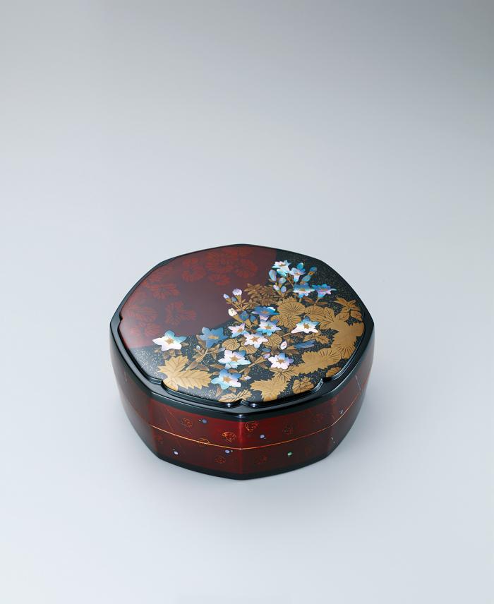 変塗蒔絵螺鈿箱「ミヤマリンドウ」