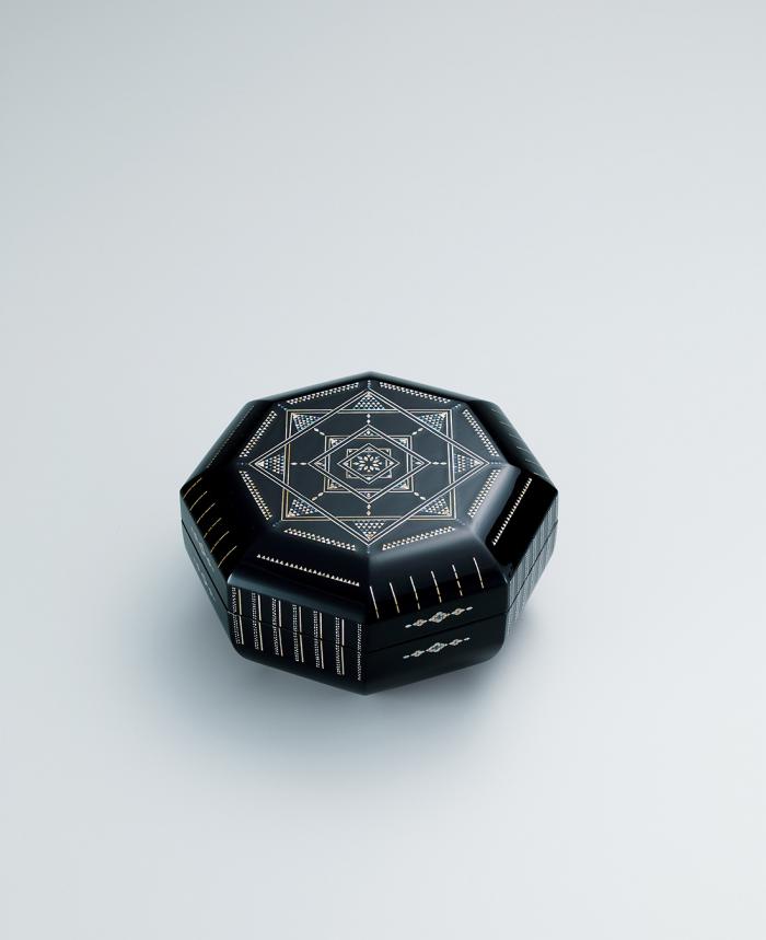 乾漆螺鈿飾箱「縞」