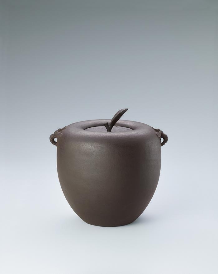 姥口釜「林檎・蜂」