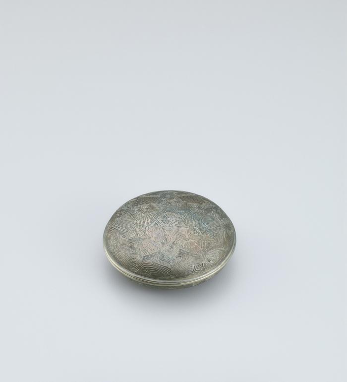 線刻華文香合