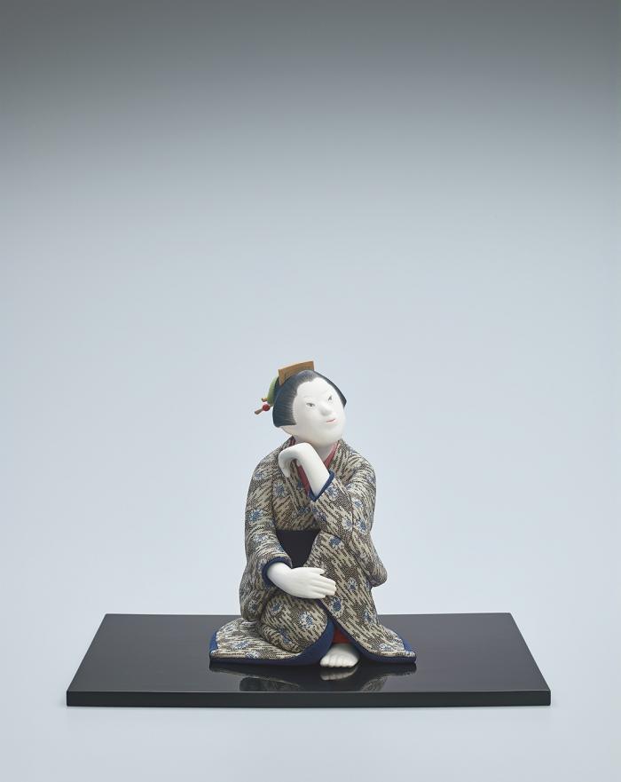 木芯桐塑木目込「頰杖」