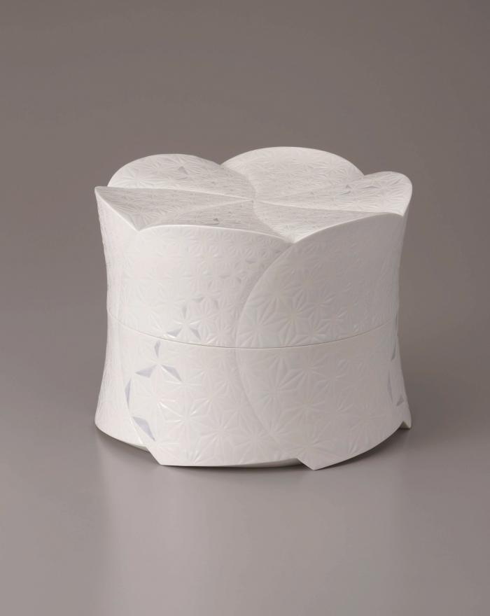 釉はじき染付陶筥「雪花」