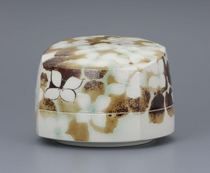 鉄絵銅彩陶筥「山法師」