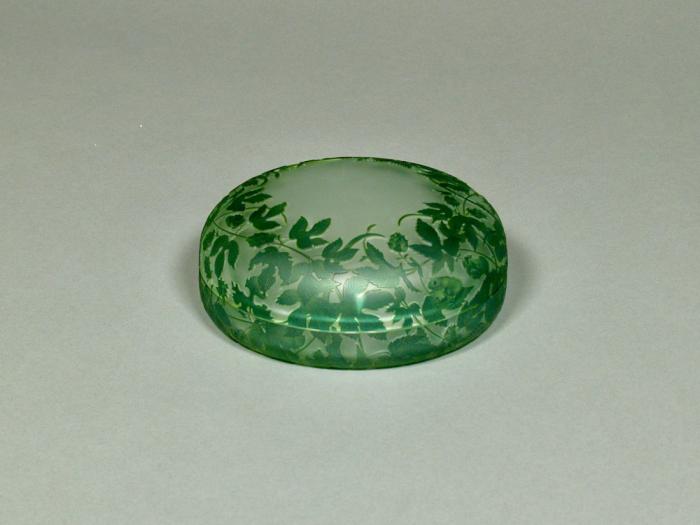 硝子蓋物「唐花草」