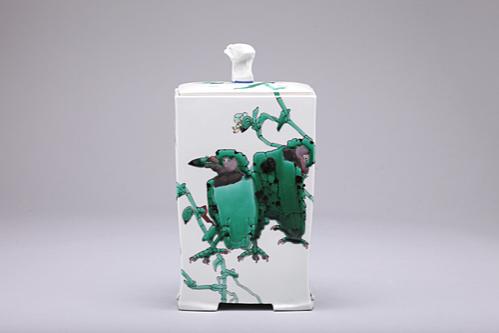 「路傍」烏三様扁形香瓶