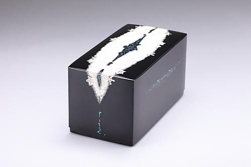 卵殻蒔絵箱「雪解け」