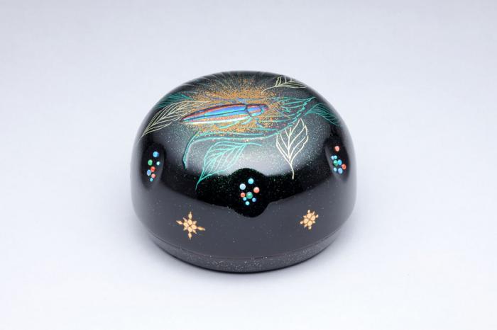 大和玉虫蒔絵箱　「山滴る」