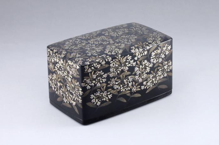 沈金箱　「瑠璃柳」